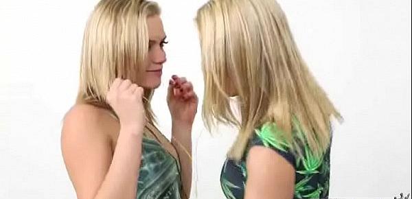  Sex Action Between Teen Naughty Lesbo Girls (Anikka Albrite & Mia Malkova) video-04